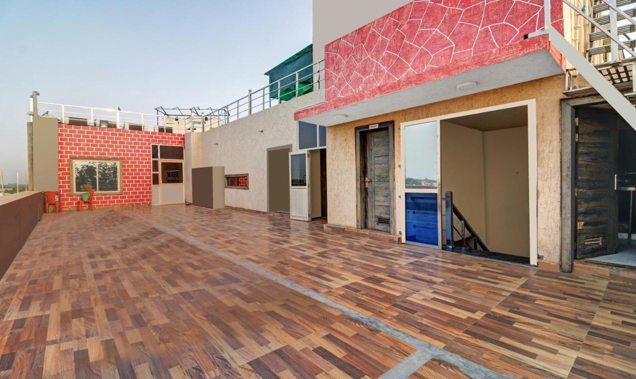 Itsy Hotels Anjali Mahal 500, Mtrs From Mathura Railway Station ภายนอก รูปภาพ