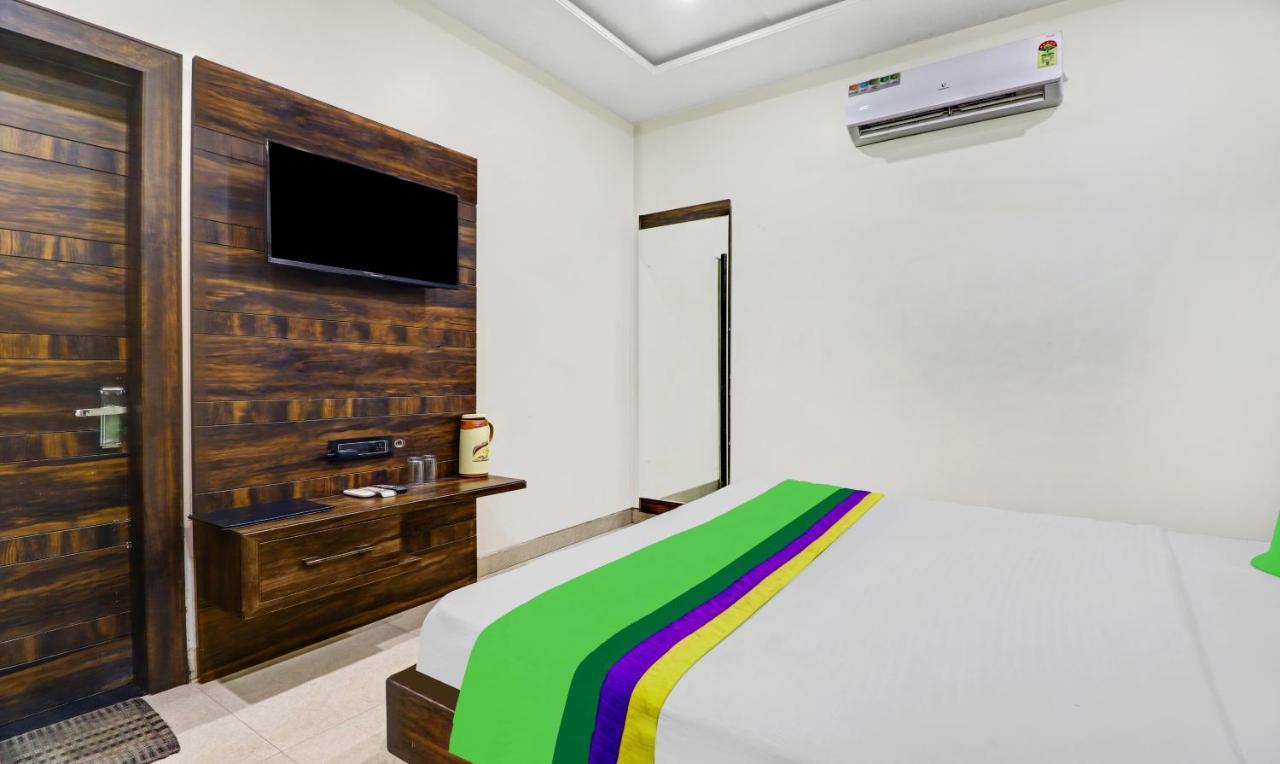 Itsy Hotels Anjali Mahal 500, Mtrs From Mathura Railway Station ภายนอก รูปภาพ