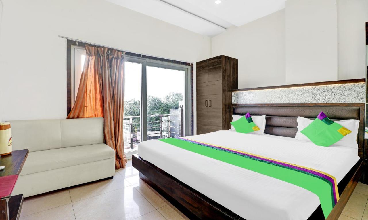 Itsy Hotels Anjali Mahal 500, Mtrs From Mathura Railway Station ภายนอก รูปภาพ
