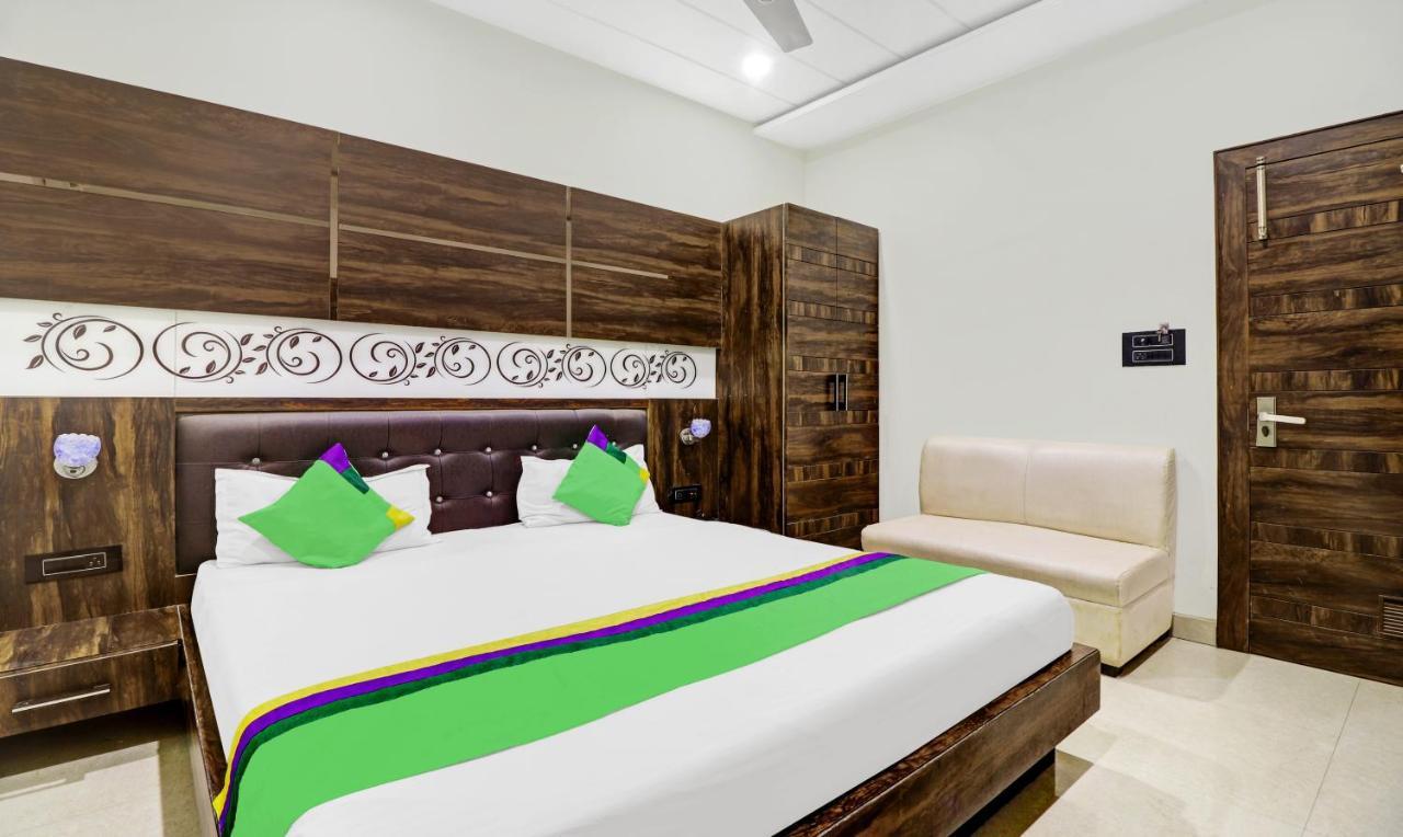 Itsy Hotels Anjali Mahal 500, Mtrs From Mathura Railway Station ภายนอก รูปภาพ