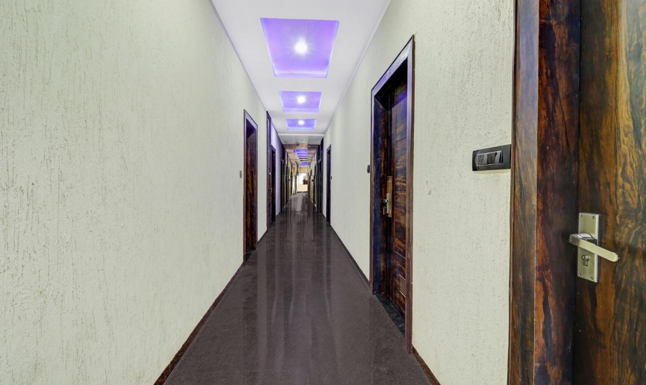 Itsy Hotels Anjali Mahal 500, Mtrs From Mathura Railway Station ภายนอก รูปภาพ