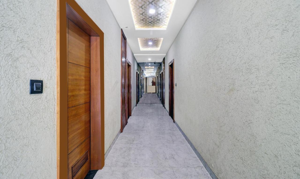 Itsy Hotels Anjali Mahal 500, Mtrs From Mathura Railway Station ภายนอก รูปภาพ